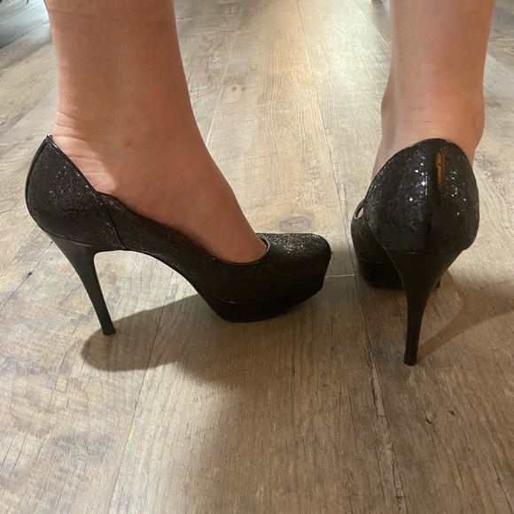 GUESS Pumps 👠 - Picture 2 of 11